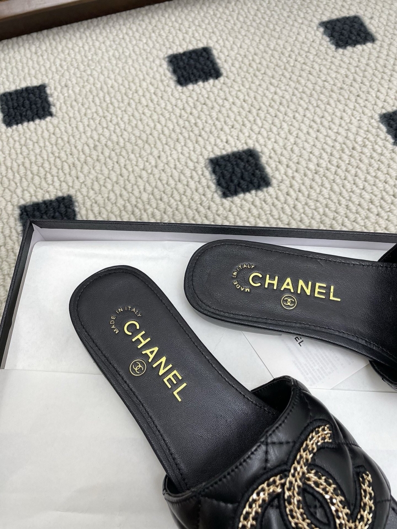 Ch**el slippers